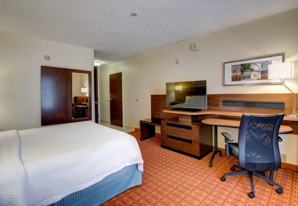 Fairfield Inn And Suites By Marriott Potomac Mills Woodbridge Exteriör bild