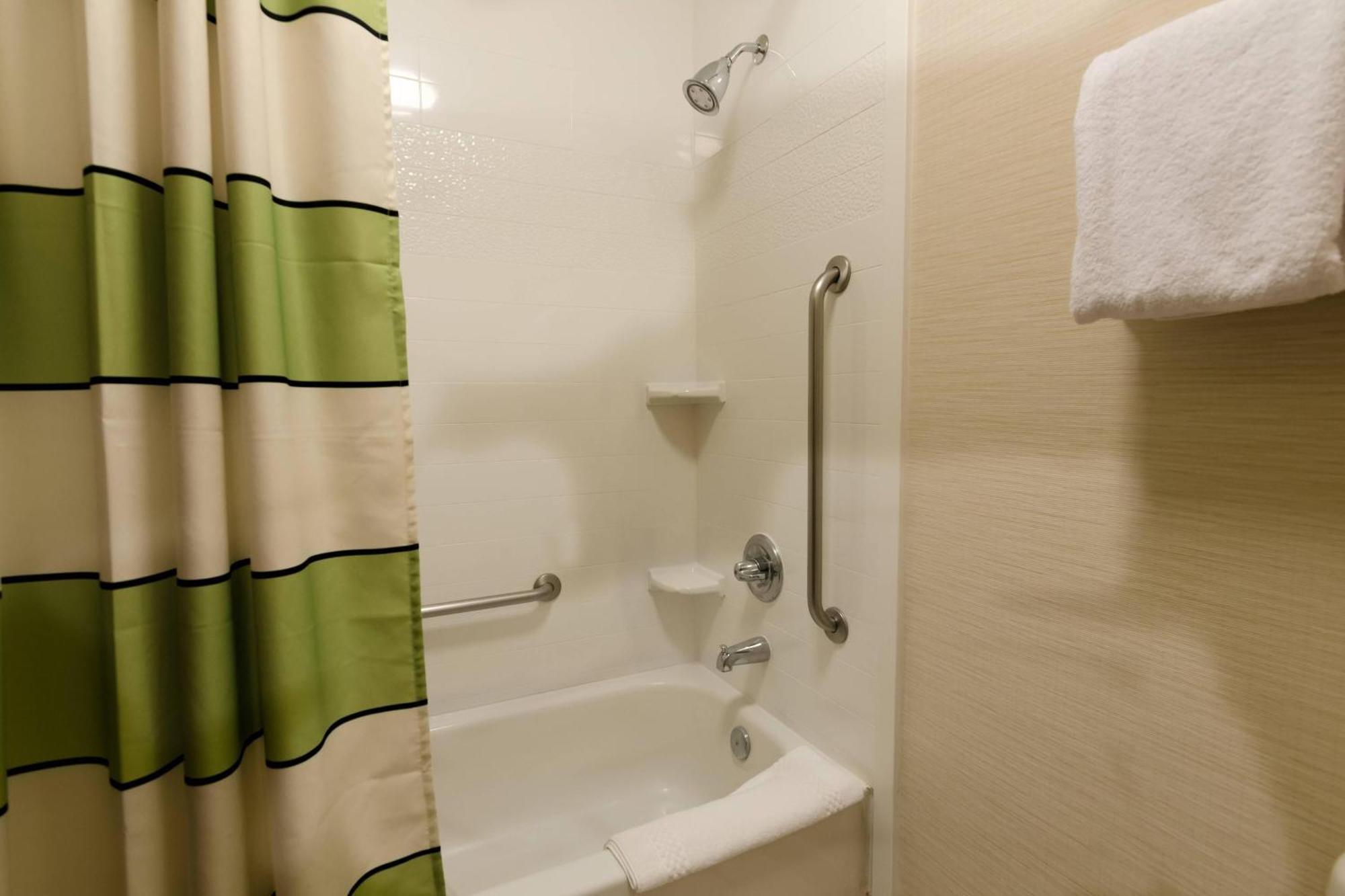 Fairfield Inn And Suites By Marriott Potomac Mills Woodbridge Exteriör bild