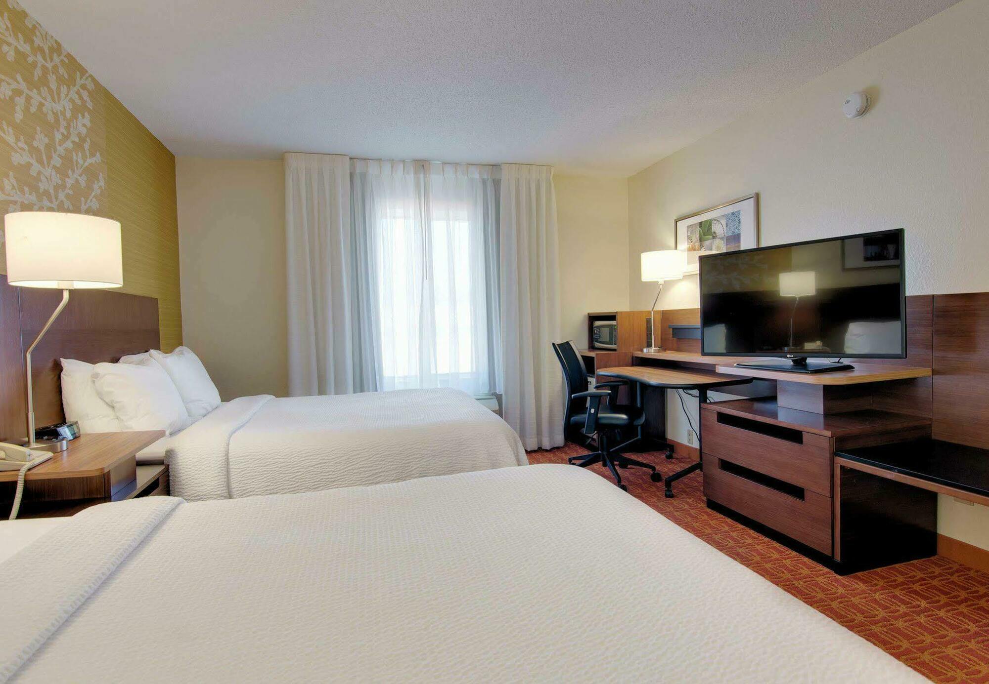 Fairfield Inn And Suites By Marriott Potomac Mills Woodbridge Exteriör bild