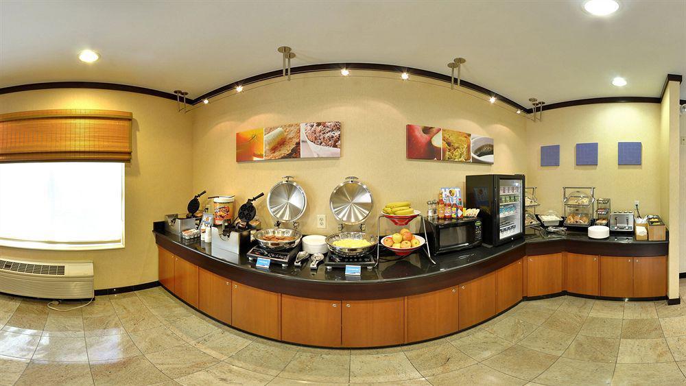 Fairfield Inn And Suites By Marriott Potomac Mills Woodbridge Exteriör bild