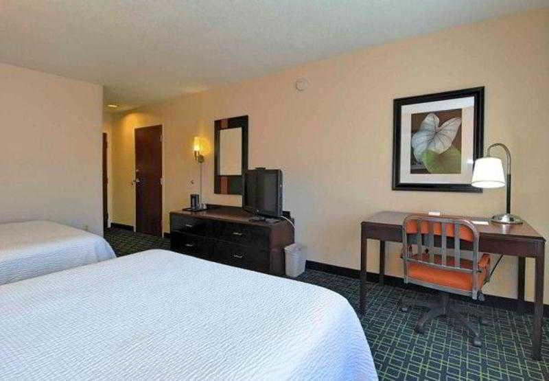 Fairfield Inn And Suites By Marriott Potomac Mills Woodbridge Exteriör bild