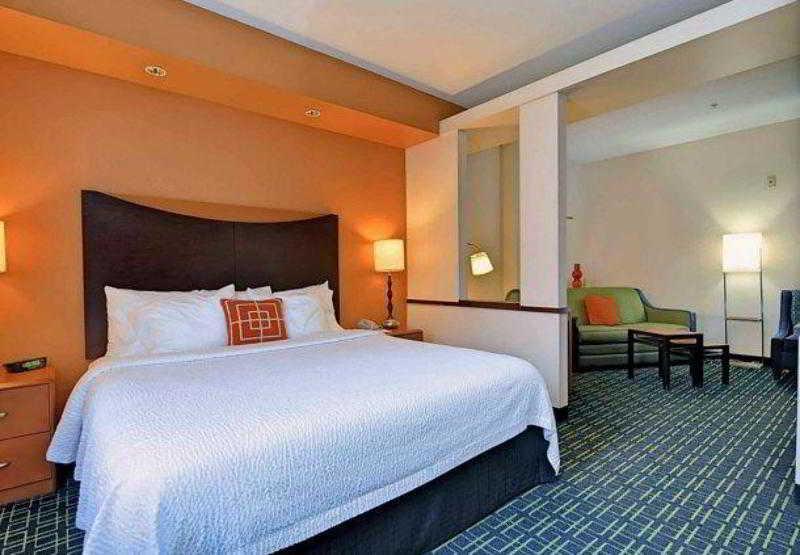 Fairfield Inn And Suites By Marriott Potomac Mills Woodbridge Exteriör bild